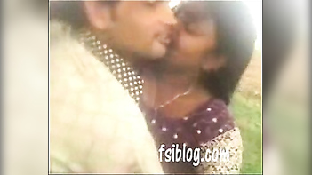 South Indian bhabi first time outdoor fun with her nextdoor guy