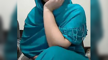 Sexy Indian Aunty with Paramour Possing her Boobs & Slit Mms