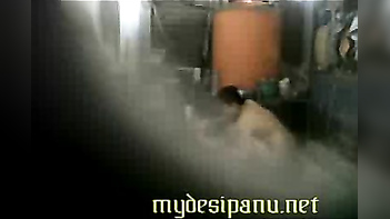 Neighbour aunty sexy bath scene captured by voyeur