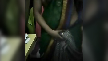 Indian breasty aunty showing her large boobs
