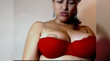 Breasty boobs Sumitra aunty in her 2nd mms clip
