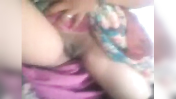Hot North Indian Auntys Slit and Boobs Show