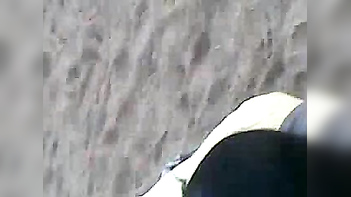 Desi aunty showing her deep cleavage