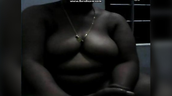 South Indian Telengana aunty exposed her busty figure on request