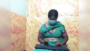 Chennai large boobs breasty aunty removed saree and exposed her figure