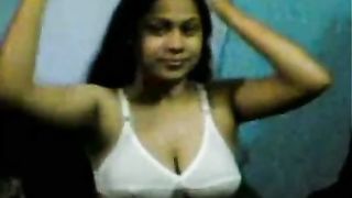 Nude Desi Indian Bhabhi Possing her Boobs & Gazoo To her Paramour Mms