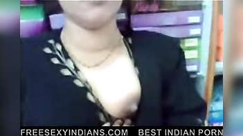 Desi Aunty Fooling Around With Her Lover In The Shop