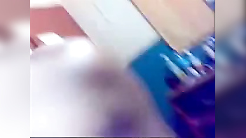 Desi Babe Drives Viewers Wild with XXX Cam Licking Session