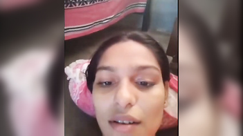 Sizzling Desi College Girl Bares All On XXX Cam - Exposing Her Tits and Shaved Cunt!