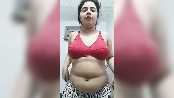 Desi Bhabhi Strips Down for Steamy XXX Video: Watch Now!