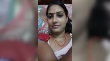 Shocking Video of Desi Bhabhi's Unknowing Hookup Broadcast to the World!