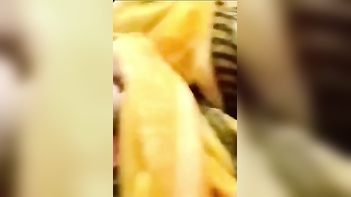 Sizzling Hot Desi XXX Mom Flaunts Her Big Boobs and Wet Pussy on Cam!