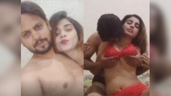 Sizzling Pakistani Desi Wife Gets Undressed and Fucked in Hot XXX MMS!