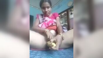 Watch Now: Telugu Housewife Masturbates with Banana in Steamy Desi XXX Video!