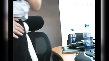 Older Doxy Caught on Hidden Webcam Enjoying Desi Office Sex