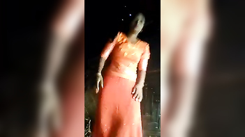 Slim Village Beauty's Desi Sex Show: Get an Eyeful of Her Cute Dehati Bawdy Cleft!