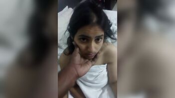 Experience the Thrill of Desi GF Blowjob Sex with This Hot MMS Episode!