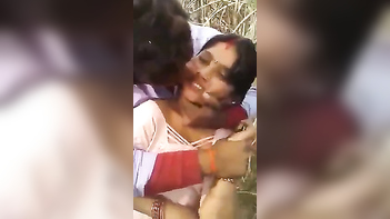 Outdoor MMS Movie Scene: Desi Bhabhi Unleashing Her Wild Side!