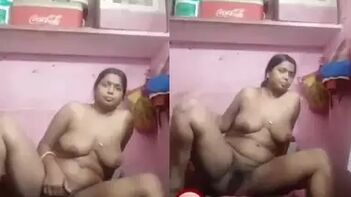 Discover Desi Delights: Indian Dehati Wife's Nude Pussy Show