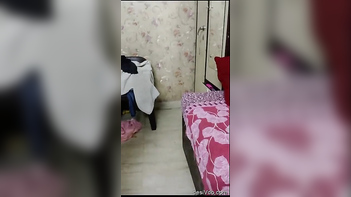 Sizzling Desi Beauty Flaunting Her Voluptuous Curves