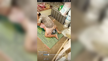 Sizzling Hot Desi Sex Scene: Maid and Servant Get Steamy!