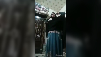 Unveiling Desi Sex: Hijabi Girl's Sexy Strip Tease