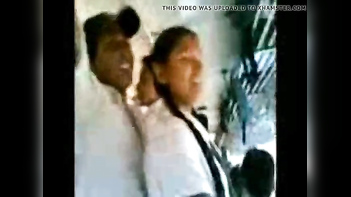 Sri Lankan Couple's Bus Jack Adventure: A Desi Sex Tale