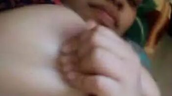 Desi Bhabhi Showing Sexy Clip - A Must-See for All Desi Sex Fans!