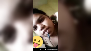 Desi Bhabhi Showing Sexy Clip - A Must-See for All Desi Sex Fans!