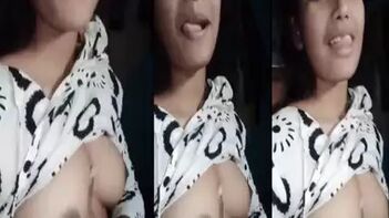 Cute Bangla College Girl Reveals Her Desi Sex Appeal with Boobs Flash