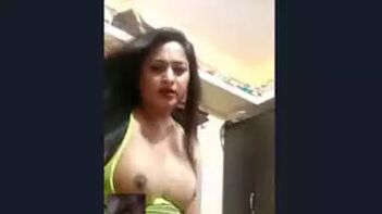 Spicy Desi Bhabhi Flaunting Her Busty Assets!