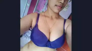 Experience the Forbidden Pleasure of Desi Sex: Watch Indian Tamil Girl MMS VDO Now!