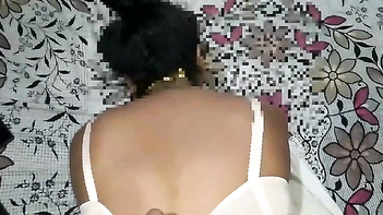 Sri Lankan Teen's Steamy Hotel Room Sex - Desi Style!