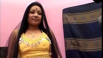 Chubby Desi Sister In Law's Steamy Porn Casting Debut - A Must-See for Indian Sex Fans!