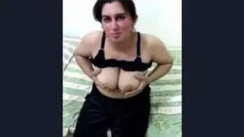 Sensual Paki Pathan Milf Flaunting Her Busty Assets to Her Lover