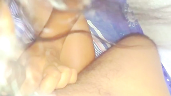 Sri Lankan Romance and Indian Girl's Real Cumshot - Desi Sex Homemade Video
