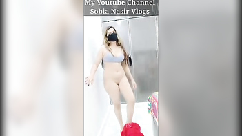 Sizzling Desi Naila Pakistani Beauty Nude Strip Dance Machega Shor - An Unforgettable Experience!