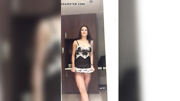 Sizzling Desi Sex: Watch Punjabi Sikh Girl Striptease Tamil Avi!