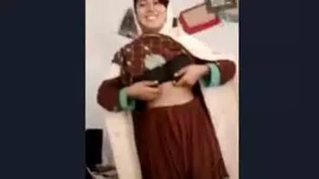 Gorgeous Pathan Lady Flaunting Her Busty Assets - Desi Sex
