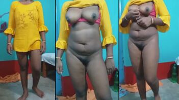 Hot Indian Girl Shares Nude Selfie XXX Video - Don't Miss Out!