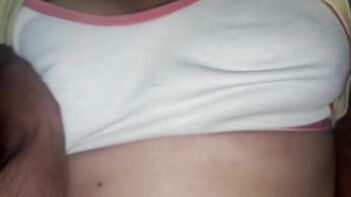 Watch Now: Indian Aunty Enjoys Passionate Oral Sex in Viral Video