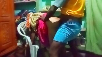Kerala Hot Aunty Bhabhi Caught Unmarried in Desi XXX Sex Scandal