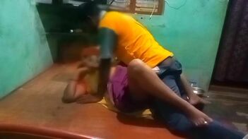 Kerala Aunty Invites Niece for Desi XXX Sex: Enjoy Full Day Service