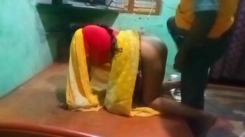 Kerala Aunty Invites Niece for Desi XXX Sex: Enjoy Full Day Service