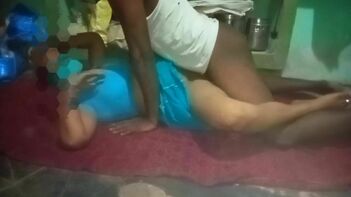 Desi Kerala Aunty Gets Wild with Boss on Christmas Day: Sexy Fling in the Office!