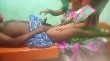Kerala Aunty's Slutty Desi New MMS - Blowjob From Brother Caught On Camera!