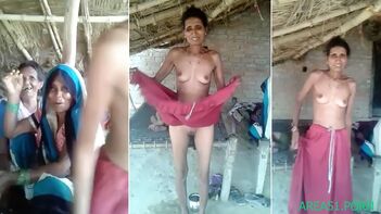 Village Desi Aunty Caught Showing Saggy Tits and Cunt to Local Boy for Money - XXX MMs