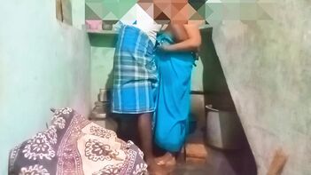 Kerala Aunty Home Sex Scandal with Neighbor Leaked: Desi XXX!