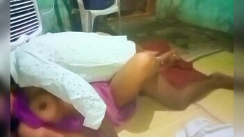 Sensational Desi XXX Home Sex MMS Scandal of Busty Kerala Aunty with Neighbor