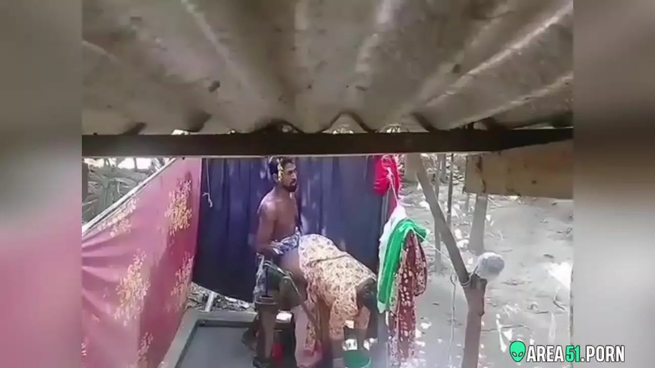 Xxx Aurat Fuck Boy In Hindi - Leaked Desi XXX MMS: Shocking Video of Indian Boy Fucking Chubby Aunty in  Outdoor Bathroom | DesiSex.xxx